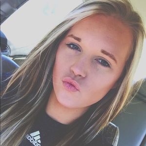 Meet your Posher, Kayla brooke